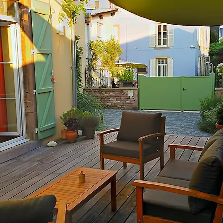 La Chouette Maison - Chambres D'Hotes Et Gite En Ville Bed & Breakfast